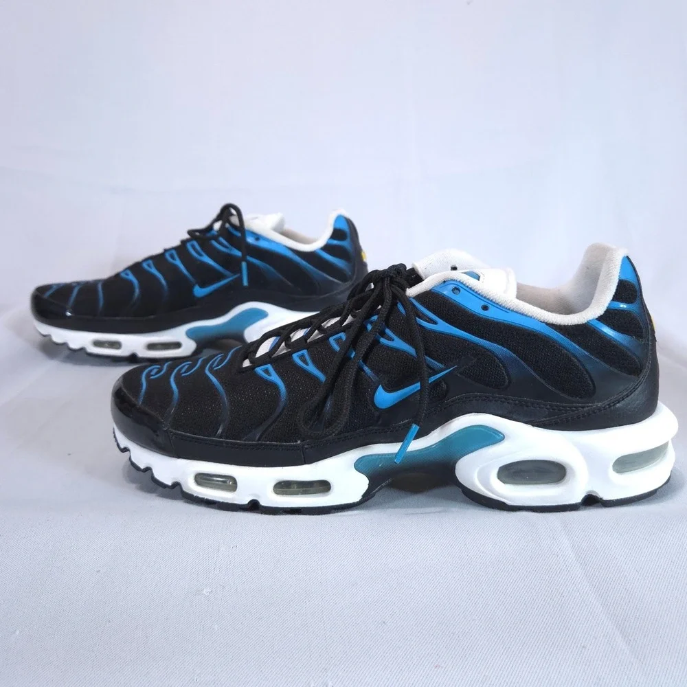 Nike Air Max Plus Laser Mens 10.5 Running Shoes Black Blue TN Air Sneakers Mint